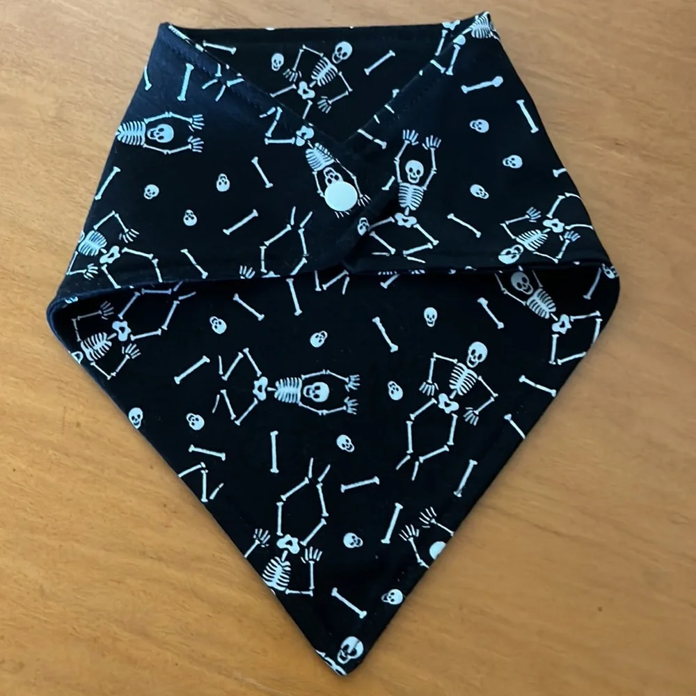 Halloween skeletons baby bandana bib